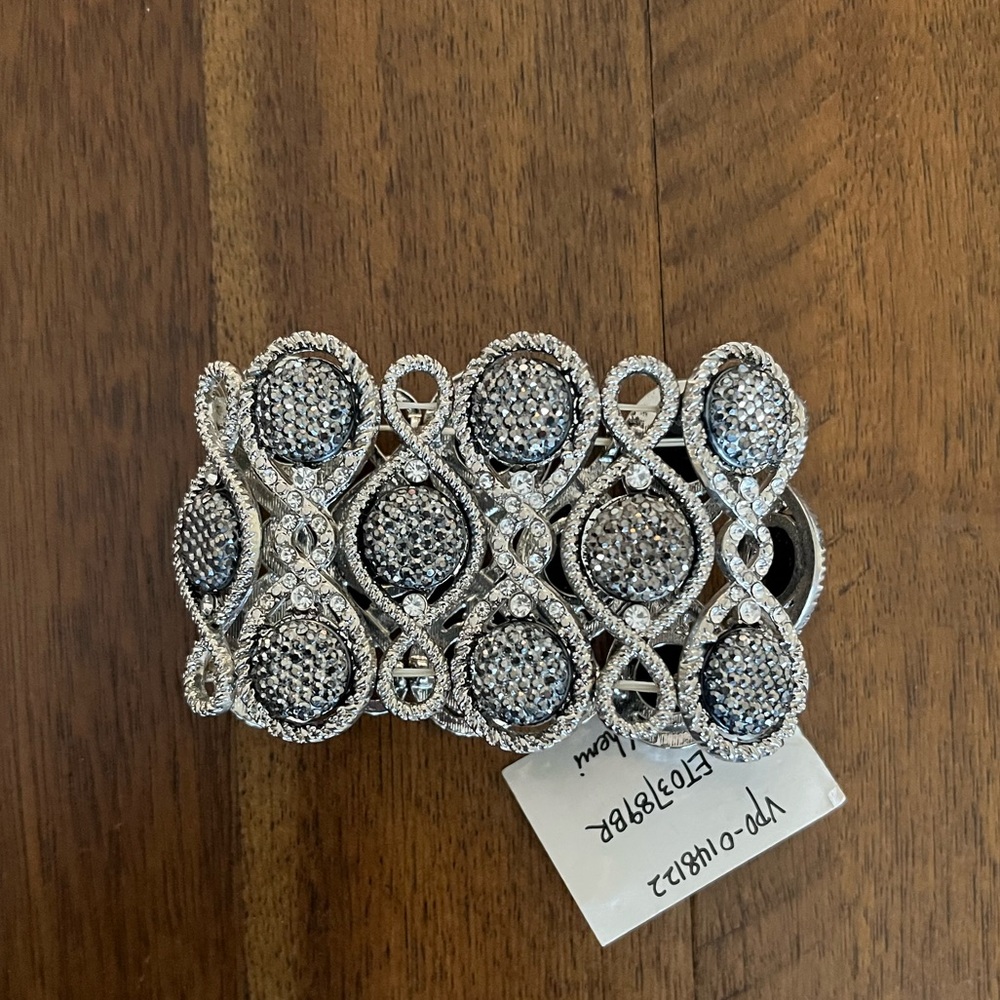 NWT Elegant Cuff Bracelet